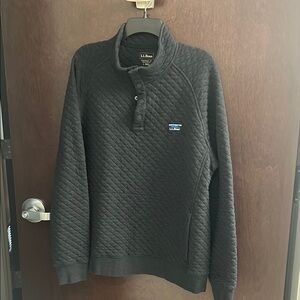 Size L Mens L.L. Bean Black Crewneck Sweater